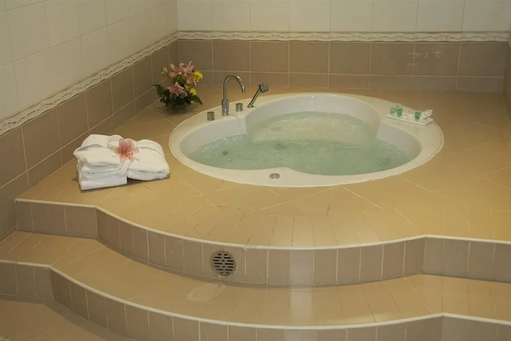 Avari Hotel Apartments - Al Barsha Dubai 3*,