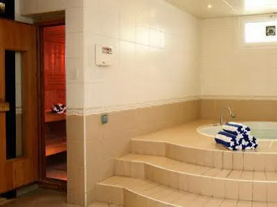 Avari Hotel Apartments - Al Barsha Dubai 3*,
